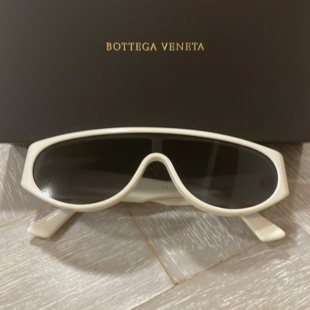 Bottega veneta sunglasses
